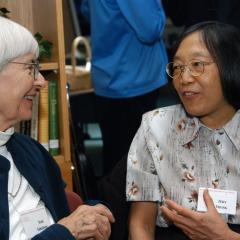 Participants in dialogue at '04 Ikeda Forum