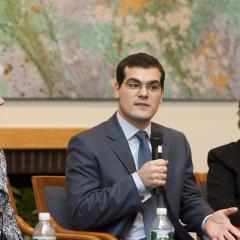 Panelist speaking at IF2009