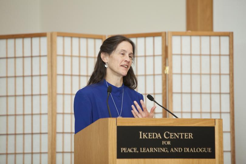 Sarah Wider speaking at the 2010 Ikeda Forum