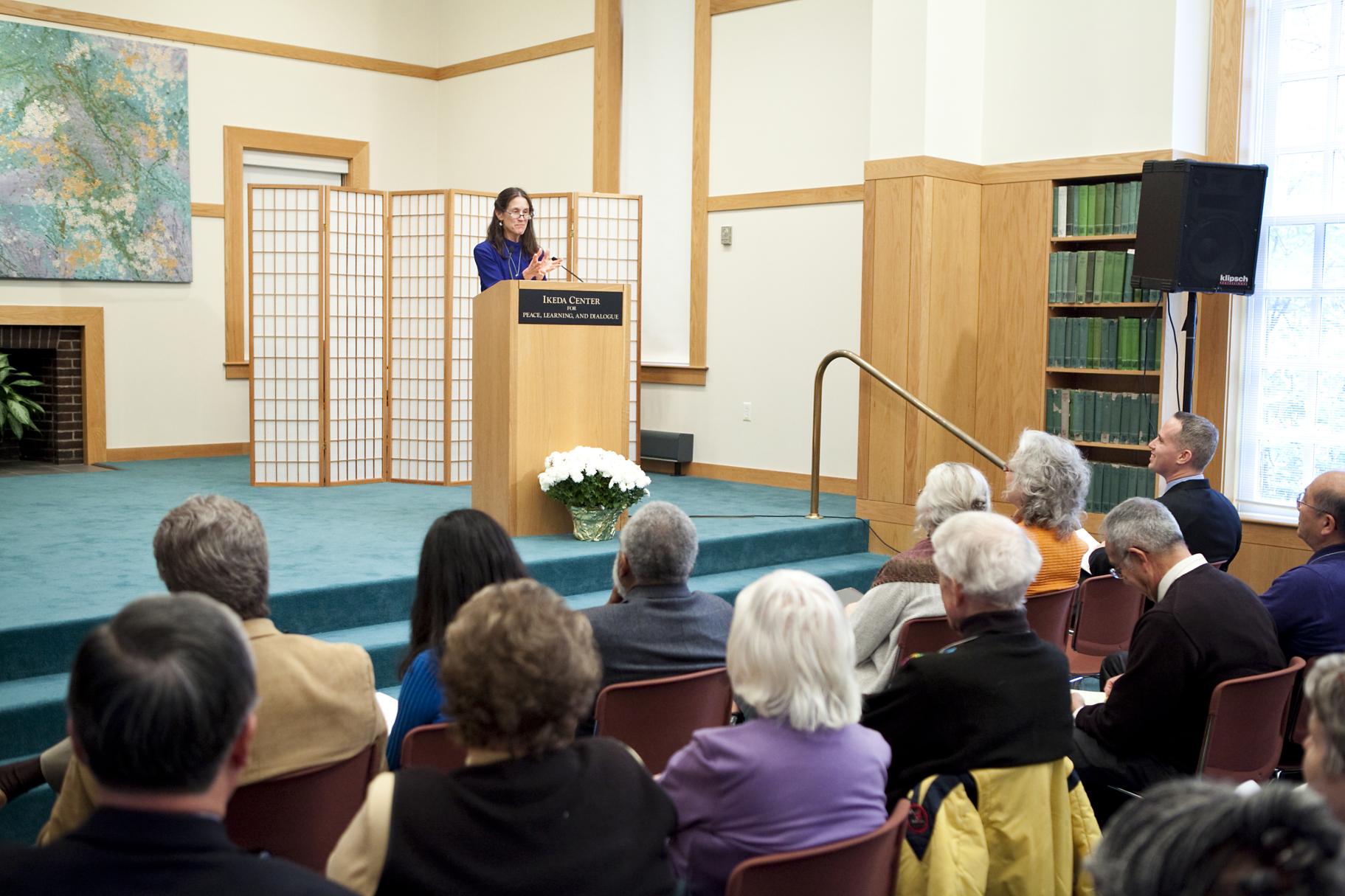 2010 Ikeda Forum Sarah Wider Podium