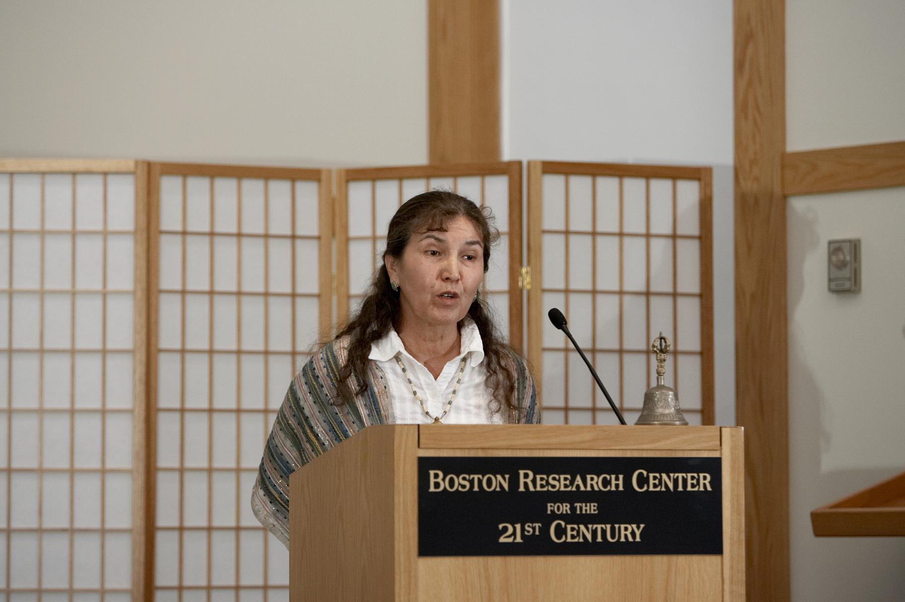 2006 Ikeda Forum speaker Jeanette Armstrong speaks at the podium